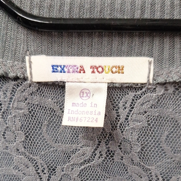 Chic Gray Lace Cardigan - Picture 2 of 3